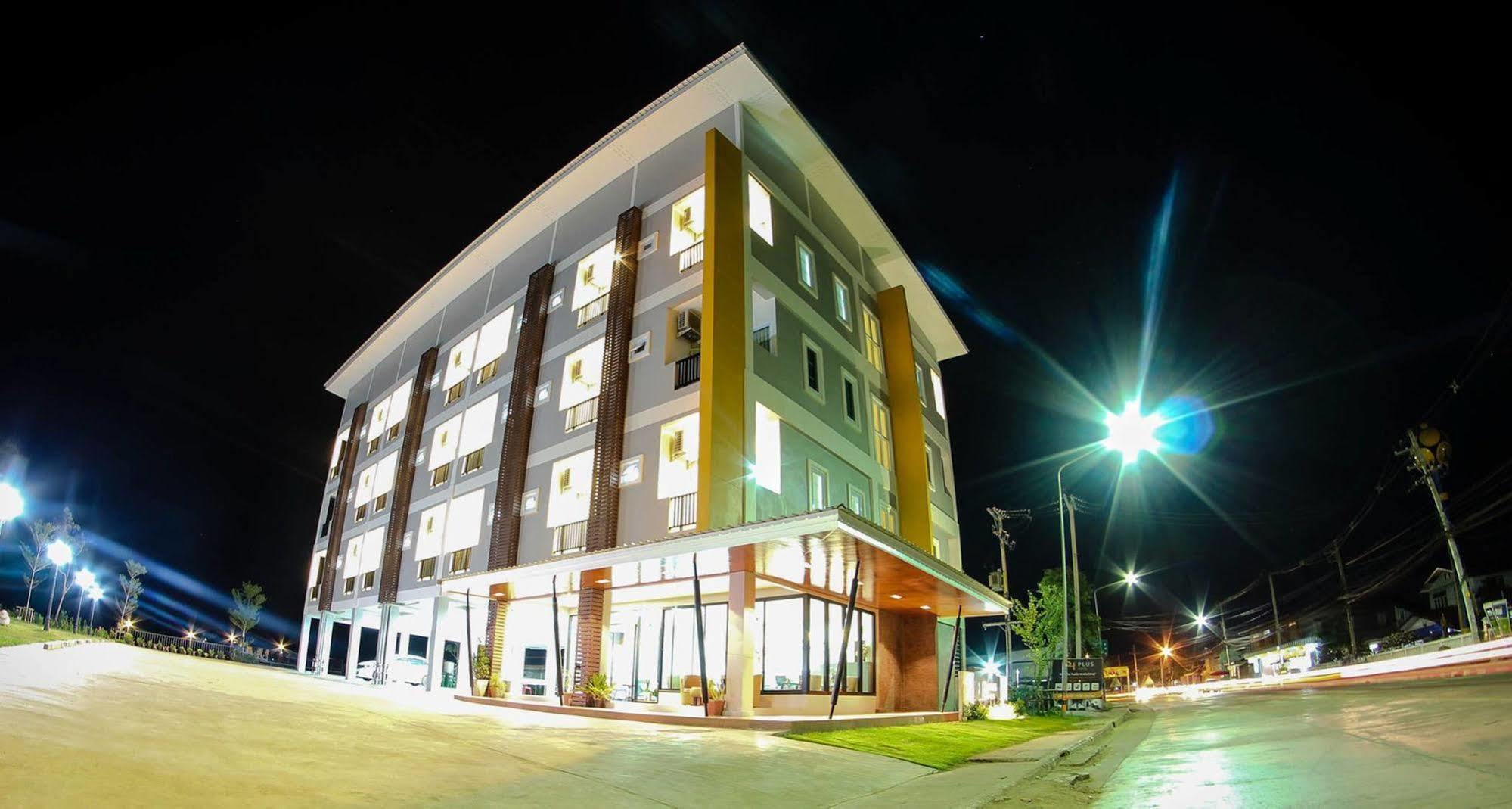 Plus Hotel Loei Exterior foto